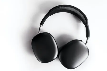 Headphones 4
      